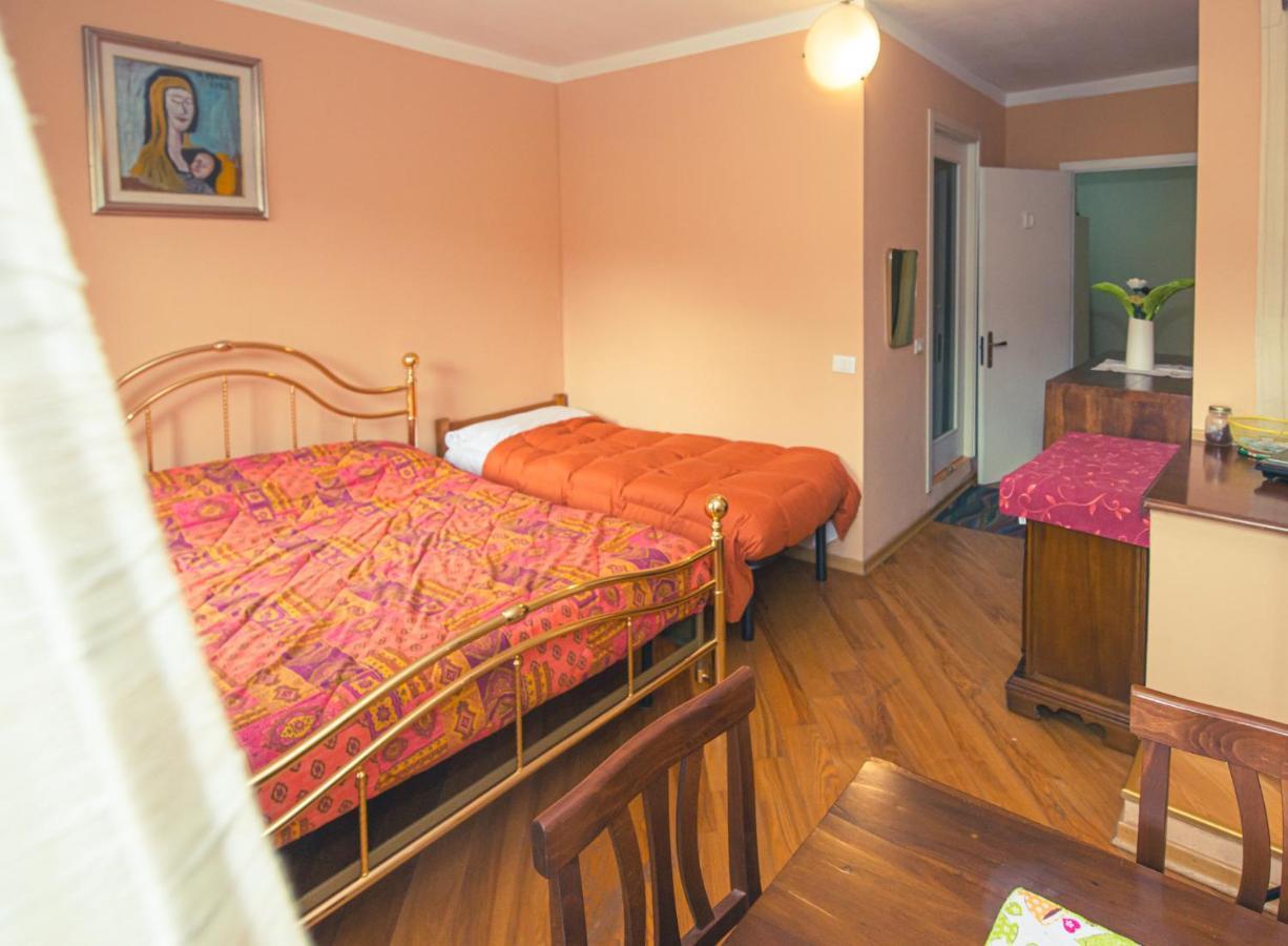 Relax Brugnato Apartment Bagian luar foto
