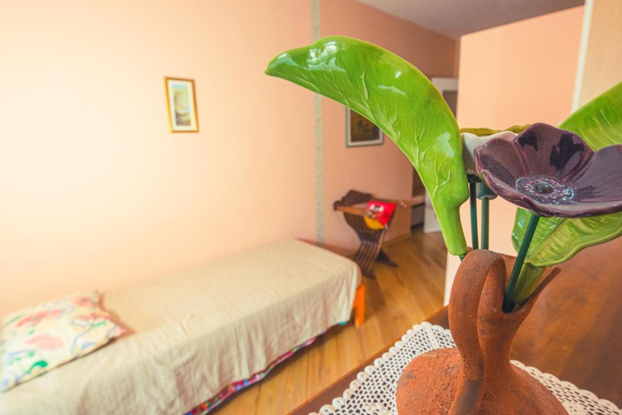 Relax Brugnato Apartment Bagian luar foto