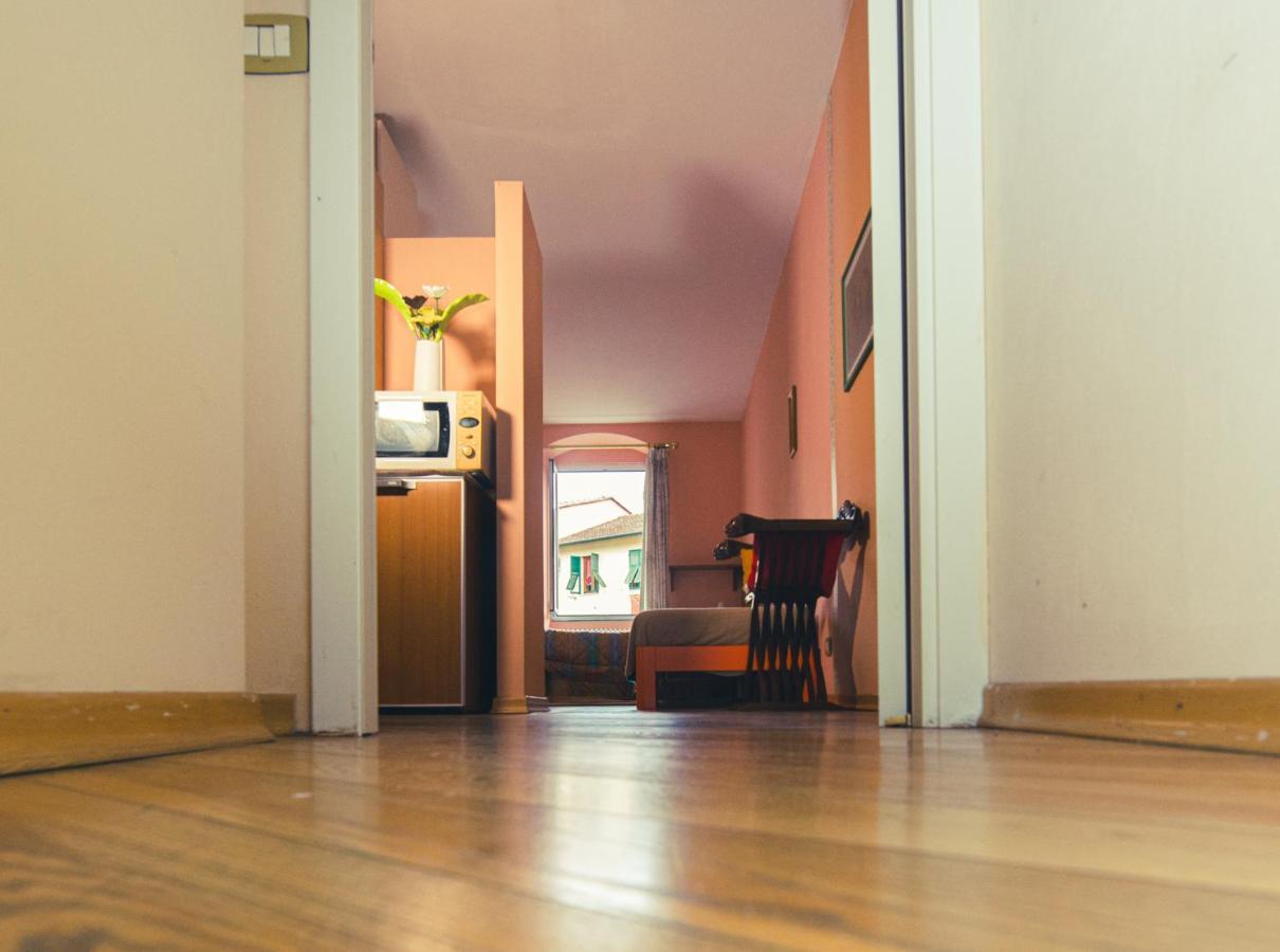 Relax Brugnato Apartment Bagian luar foto