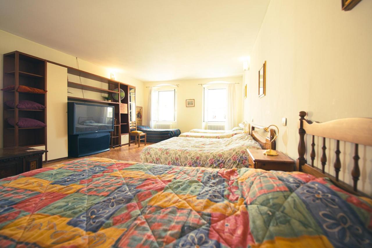 Relax Brugnato Apartment Bagian luar foto