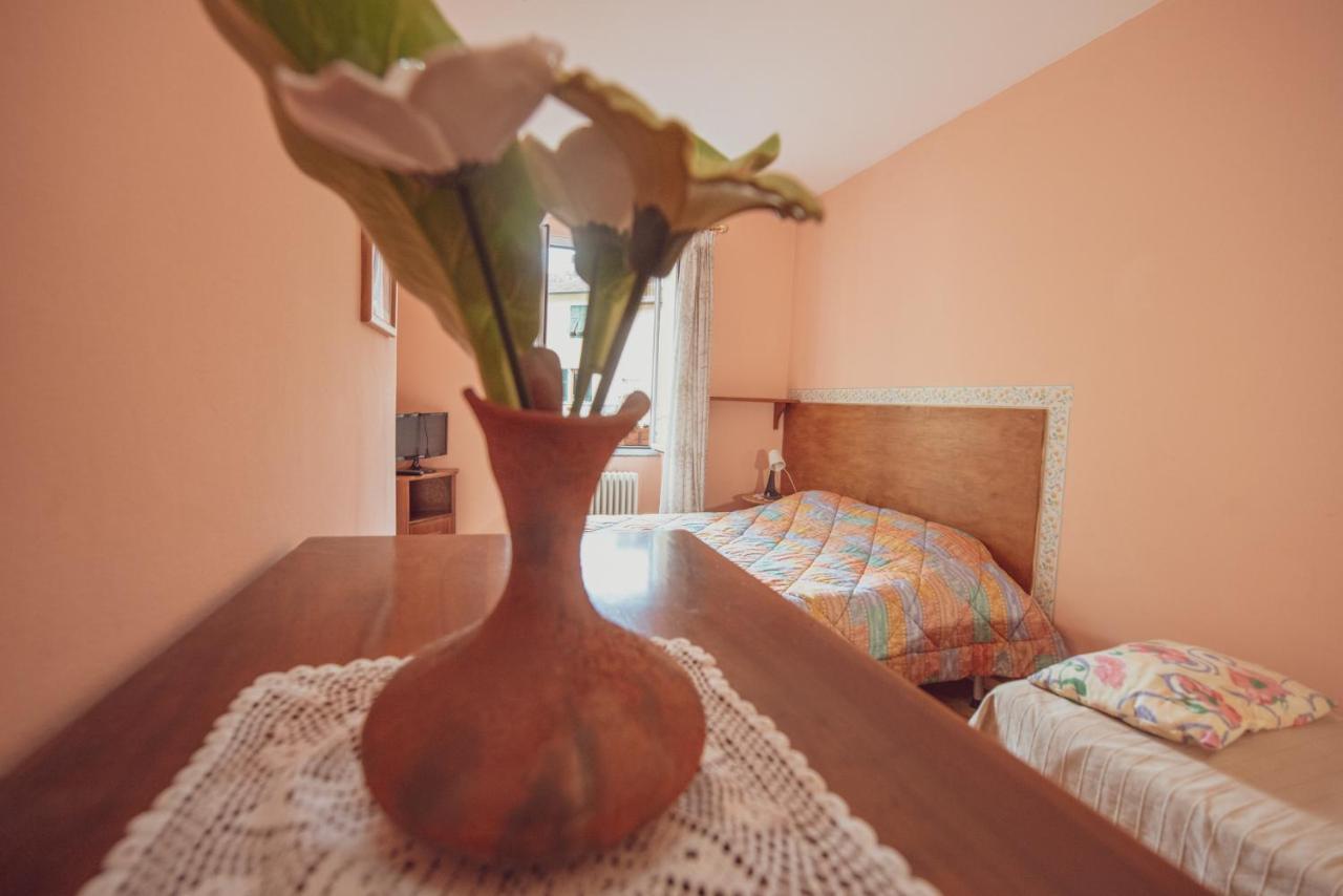 Relax Brugnato Apartment Bagian luar foto