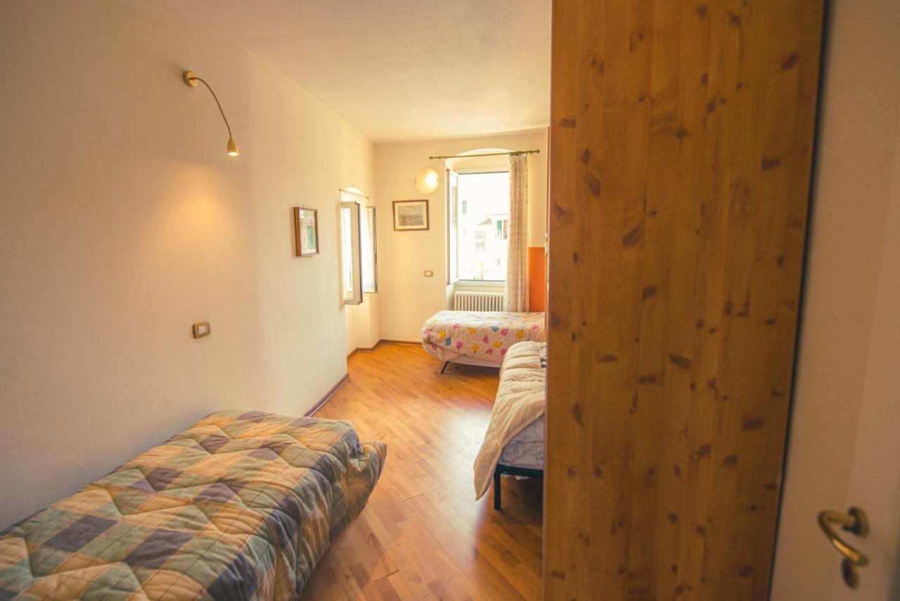 Relax Brugnato Apartment Bagian luar foto
